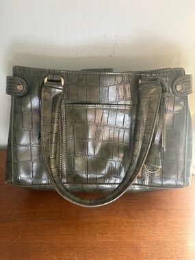 Liz Claiborne green purse